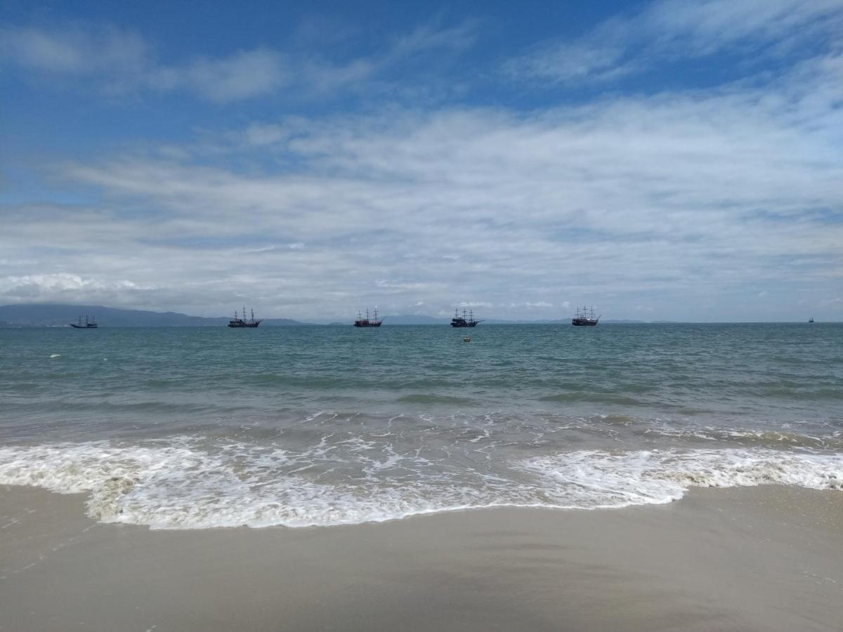 Apartamento Apto Na Praia De 1 Dormitorio Com Vista Pro Mar A Poucos Passos Da Areia Florianópolis Exterior foto